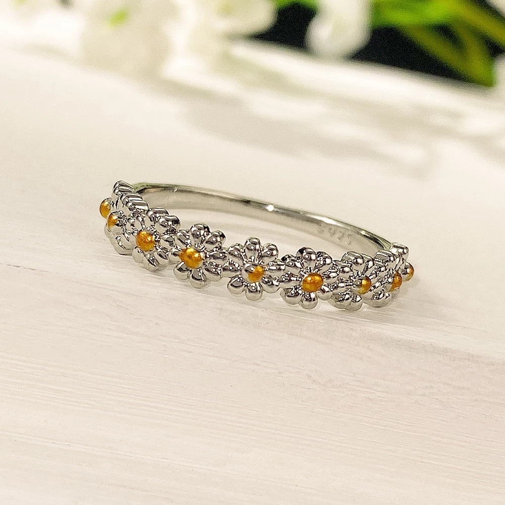 New Women’s 925 Silver Small Daisy Flower Ring - Picture 5 of 6